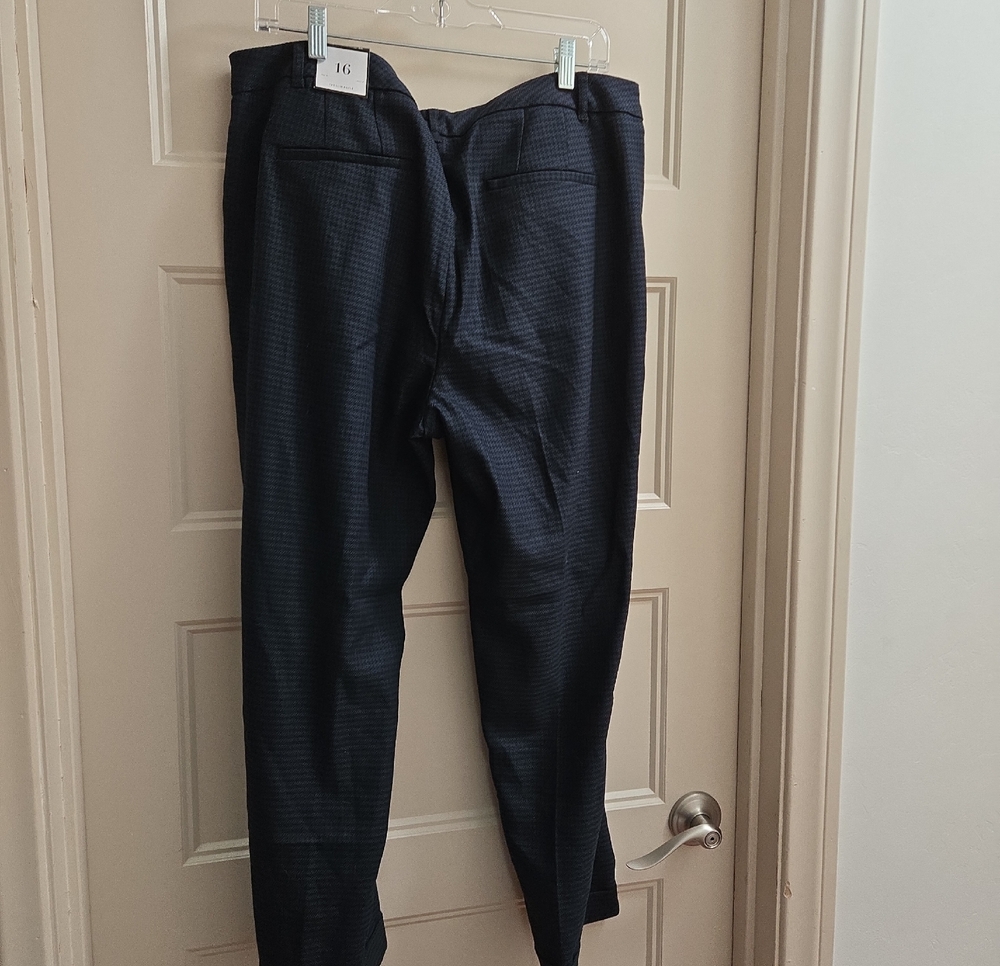 WHBM The Slim Ankle Pant - Picture 4 of 12